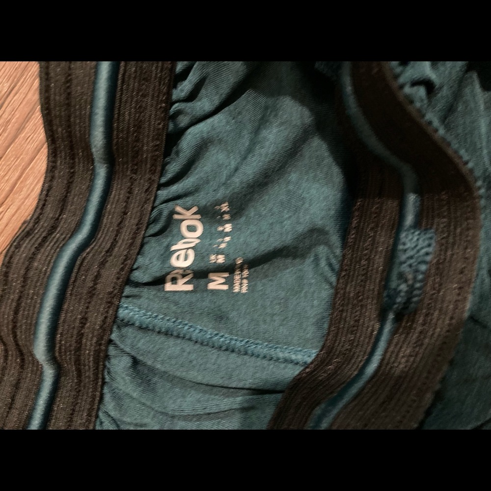 Men’s Reebok Shorts - Picture 2 of 2